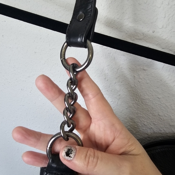 Stone Mountain Black Leather Purse Shoulder Strap Logo Medium Pockets Zip Snap - Picture 4 of 7